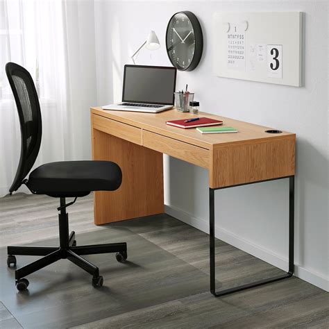 We offer different seating solutions and office desks. . Ikea dess